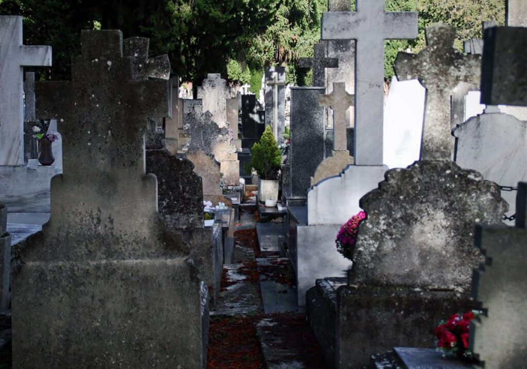 CEMENTERIO2.jpg